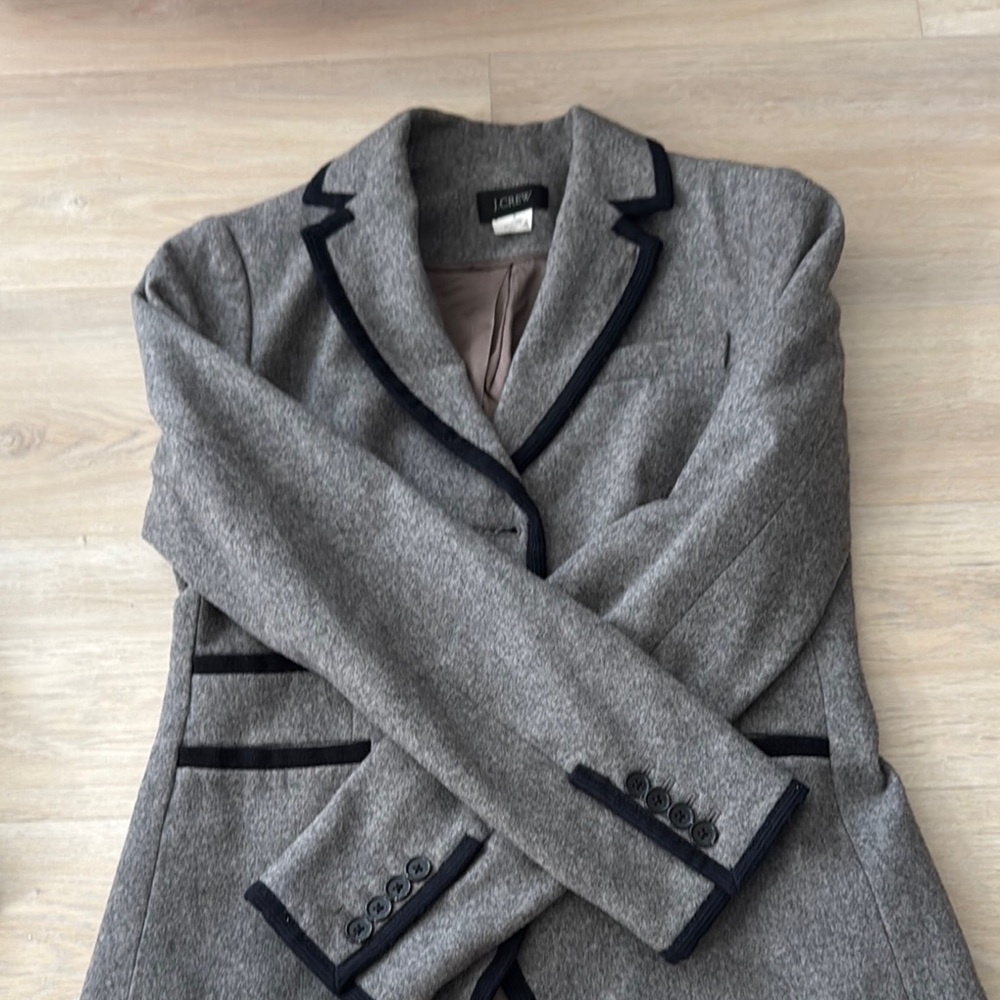 **J. Crew Gray Blazer with Notched Lapels and Structured Shoulders - Picture 2 of 7